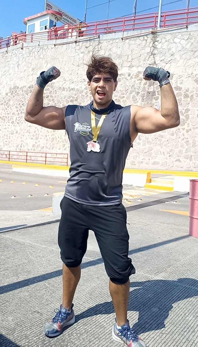 r_carlos_hdz's tweet photo. Dando todo en Sportium Warrior, una experiencia increíble que pude vivir por 2da vez, amo la fuerza combinada con la velocidad 🤜🤛#run #runner #running #motivationrunning #motivacion #motivationrunner #runningday #soycorredor #soymaratonista #runningman #losmamadostambiencorren https://t.co/vq87fboFZN