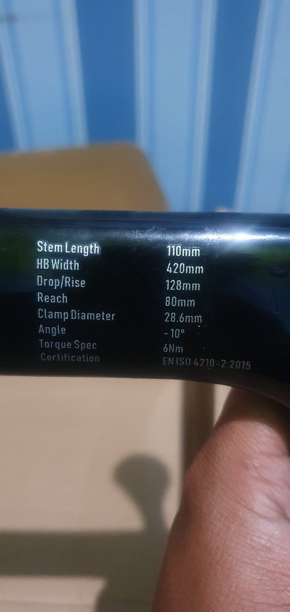 kikiariantoo's tweet photo. [WTS] Diniagakan boskuu,, dropbar integrated carbon Elves AeroElite.. spek ada di foto. Fulset dus dan sarung Bonus barfly carbon.. 1,5jt NEGO sampe jadi #wts #fnfjb #fixedgear #roadbike #biketowork #sepeda #sepedabalap #fixieindo #jualsepeda #fixie https://t.co/3crQoJlNm9