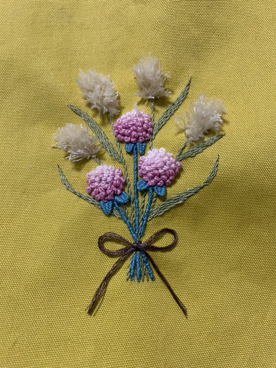 #f_couturier 
立体刺しゅう
はじめて刺しました。
なんとか、出来ました。