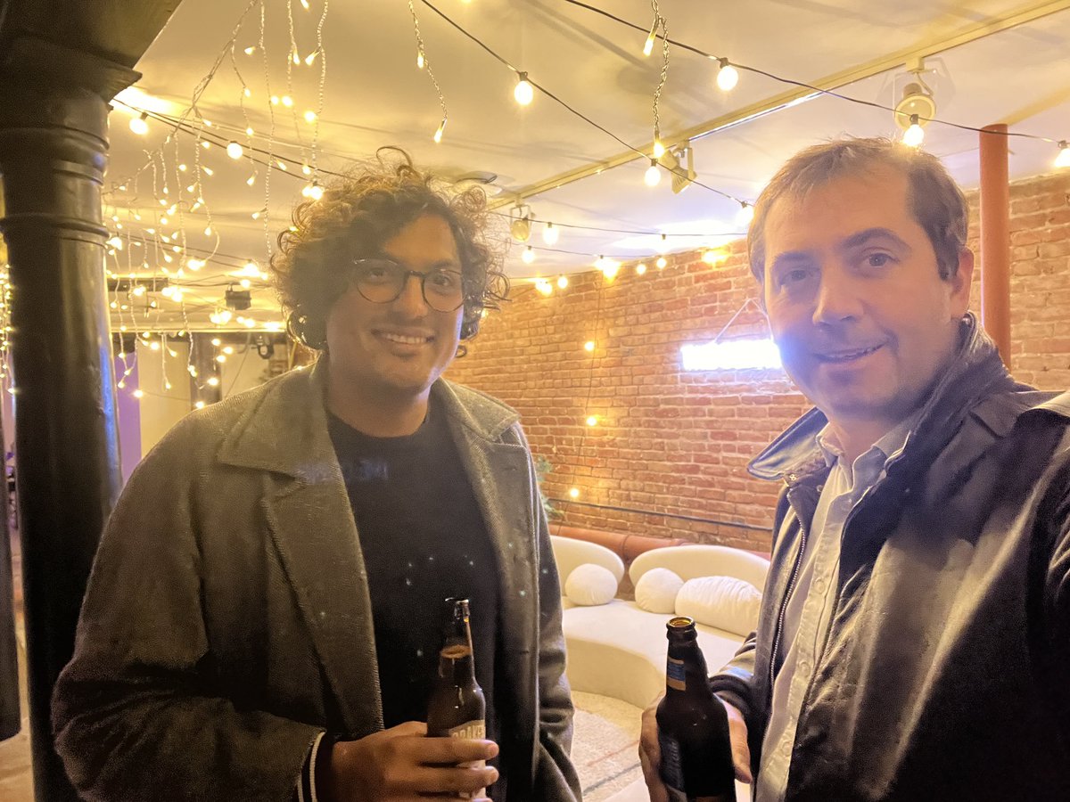 emmanuel_2m's tweet photo. SF is back, more than ever!! Huge founder energy tonight at the #AIGrant party. Lots of AI founders are moving to SF, building products, raising funds, shipping fast.
I got an overdose of Gen AI, NERFs, LLM, bots, etc (& Dreambooth too)
This is the SF I came here for πΊπΈ π https://t.co/k7LS1qhLgp