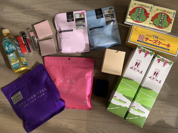 昨日はジャスミン,逢いに来てくれて本当にどうもありがとうー🥰一緒に過ごせる時間,ほんと好きです！！幸せ😊&hearts;️  誕生月だからってたくさんプレゼントもいただきました&hellip;🙇🏻&zwj;♀️持って帰ってきて力尽きてすぐ寝ました🤣笑  後半から着てた(昨日のお弁当写真)緑のカシミヤと紺のスカートもプレゼント！<a href="/tag/%E3%82%B9%E3%83%8E%E3%83%88%E3%83%BC%E3%82%AF"class="tags"><span>#スノトーク</span></a>