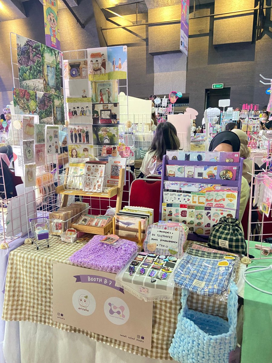sweetsalad_'s tweet photo. Thank you v much everyone yg dah mampir dan jajan di booth kita di @plandartmarket kemarin 🥹💜 meskipun blm bisa ktemu langsung, my amazing boothmate @kleponlatte &amp; her sist are so helpful and kind! 😭💕 hopefully next time bisa datang langsung ya! C U next event 😘 https://t.co/z8PDDIMKTM