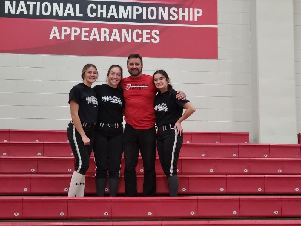 TayForrest_14's tweet photo. Had a great time at the @ExpressOwensSB camp today. Congratulations to my teammate @RompfOlivia on her commitment. 🥳
I learned some valuable drills today to help drive my back leg more. Thank you @CBrososky 
I even got to interact with a few former rival players in the NWOAL!!🥎 https://t.co/9yFF3CdPrB
