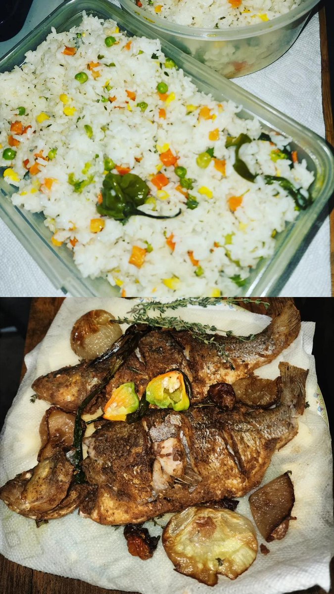 ItsmindofJson's tweet photo. #REALMENCOOK

seasoned #coconutwhiterice w/mixed vegs also #fryfish I fried it like that so its juicy and thebcoxo ut rice juicy sodont need suace plus leftover swet n sourshit..I CANNOT EAT ALL THIS RICE BRUH https://t.co/bjBMjzi9LZ