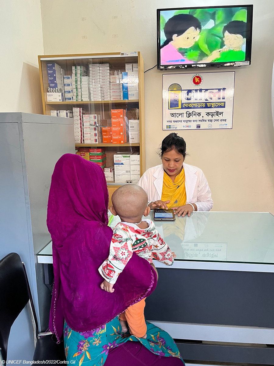 UNICEFBD's tweet photo. We are delighted to have a delegation from Sweden led by Maria Stridsman, Head of Development Cooperation, of @SwedeninBD, visit UNICEF-supported health &amp; nutrition services; WASH interventions; child protection efforts; and community engagement work led by religious leaders. https://t.co/IgA8HTb8rX