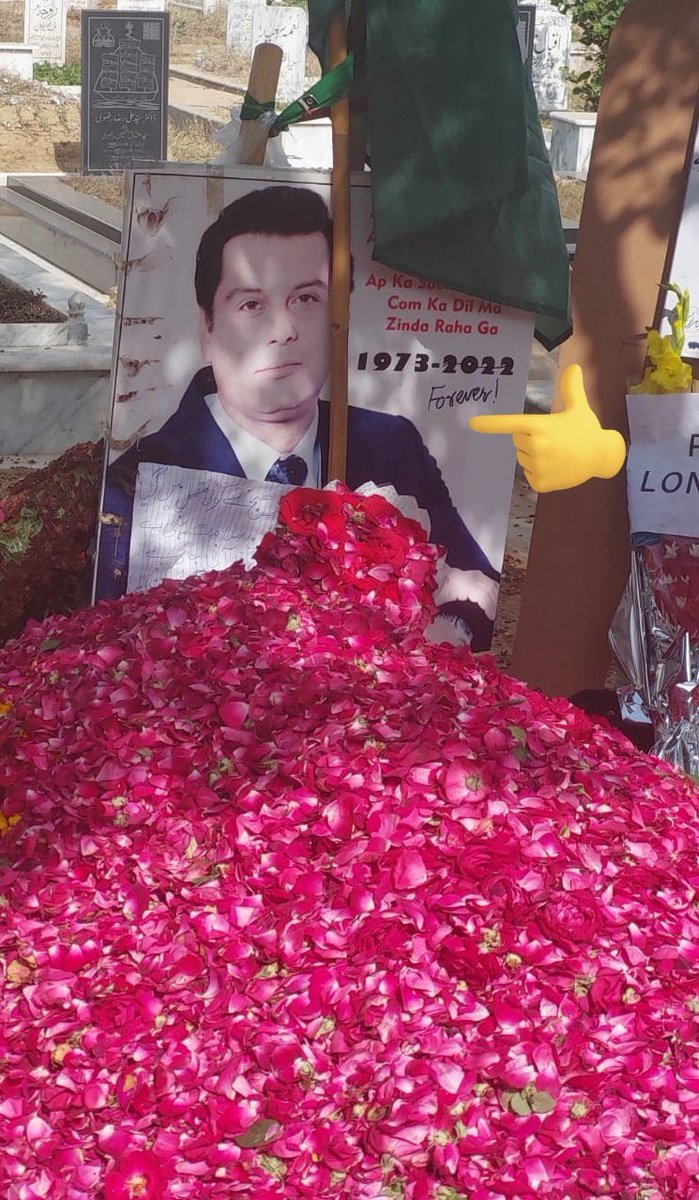 ARYSabirShakir's tweet photo. پاکستان پر قربان ہونیوالا بہادر اپنے قبیلے کے نامور لوگوں سے سوال کررہا ہے کہ قتل ناحق پر آواز کیوں نہیں اٹھا رہے؟ https://t.co/1ZWNgT9k6s