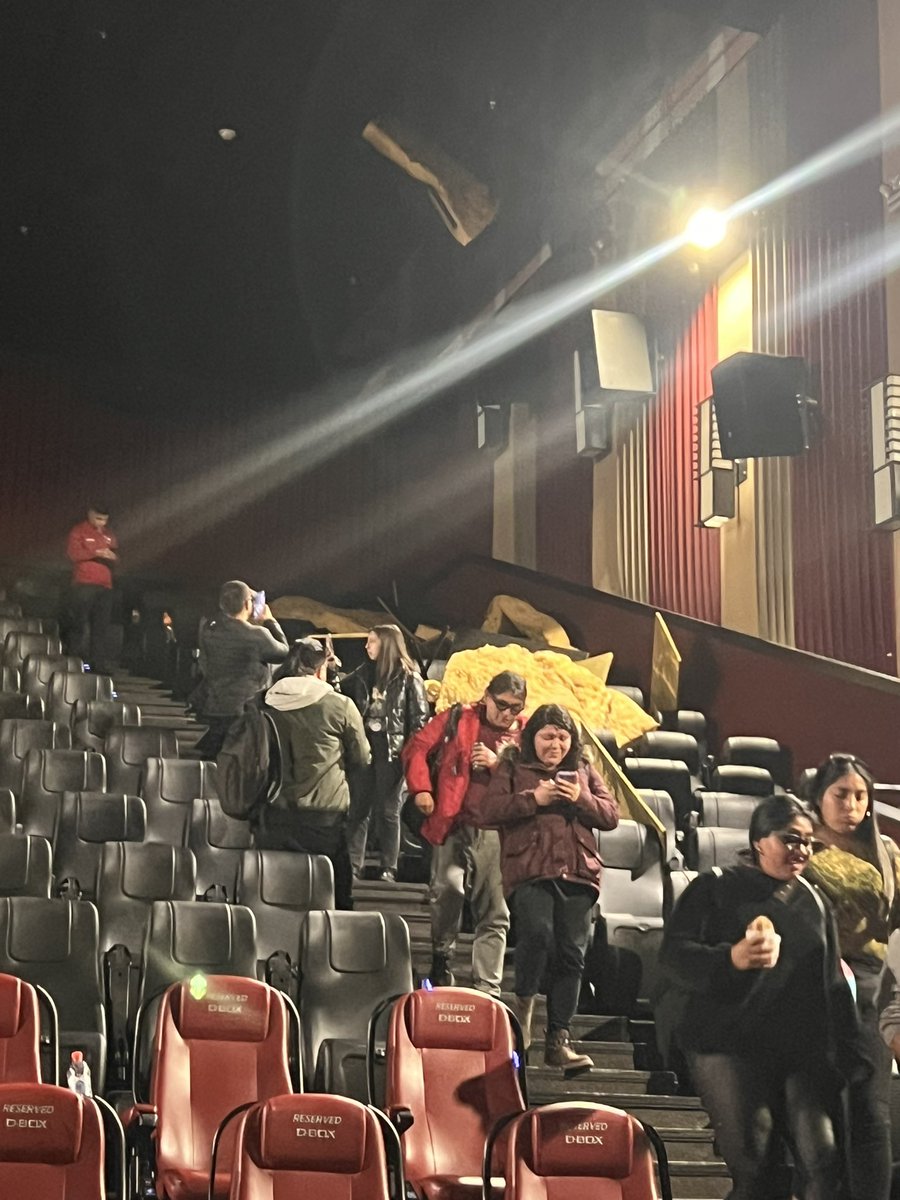 nachit0_'s tweet photo. Cinemark mall biobio  #Sismo #terremoto #Concepcion https://t.co/AuctzZxVLi