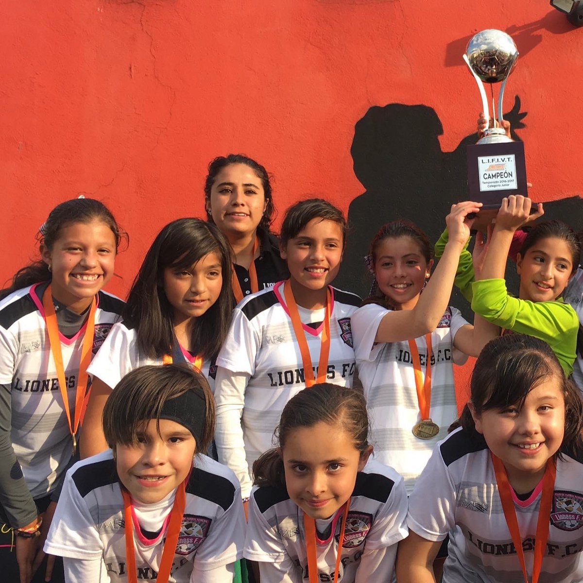 Lioness_FC's tweet photo. Felicitamos a Mariana y a Lore por el Campeonato de la Liga MX Femenil Sub18 🏆

En su paso por Lioness tuvieron dos experiencias internacionales en 🇺🇸 y 🇨🇦. Jugaron Liga Mayor y Liga Nacional Femenil, fueron Campeonas Nacionales de CONADEIP y de la Liga Varonil Hernán Cristante https://t.co/yu8fv8cnQi