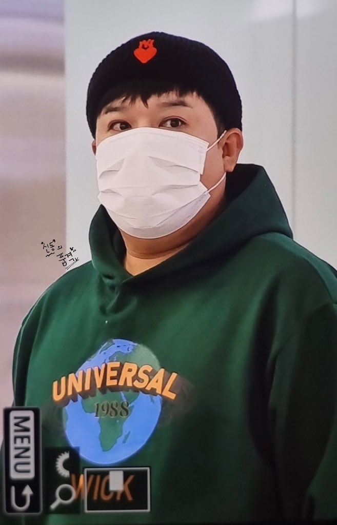 cc199612's tweet photo. 隊長大人的髮型😳😳
童童的穿搭+眼睛🥰🥰
-
Cr. To The Owner / Logo
#嘻ㄞ帥哥 #利特 #神童
#Leeteuk #Shinding #이특 #신동 https://t.co/IxbTdVFHas