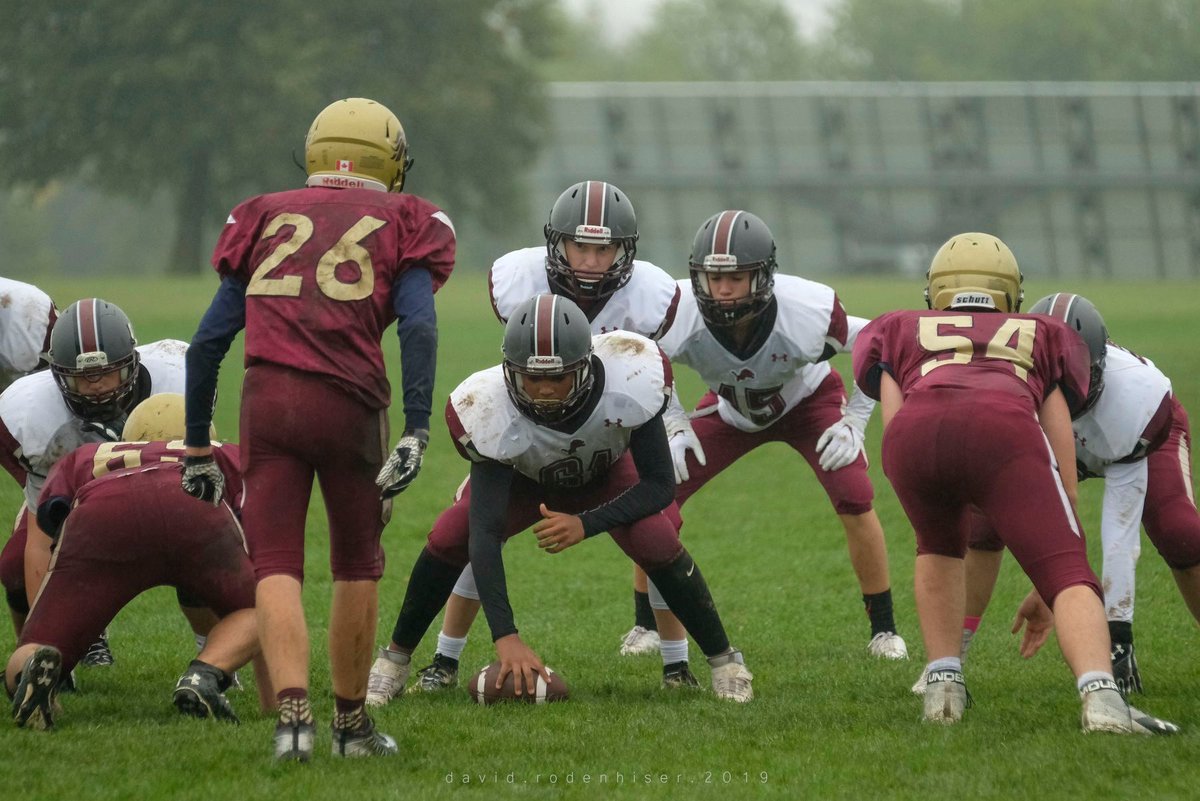 Chucky_Smith14's tweet photo. This hurts me so much to say but yesterday I played my final game of high school football. This was my 5th year at South and man what a journey it’s been. I have learned so much and am so incredibly grateful for my teammates, peers and coaches. South is truly something special! https://t.co/9ZUDkq7rMP
