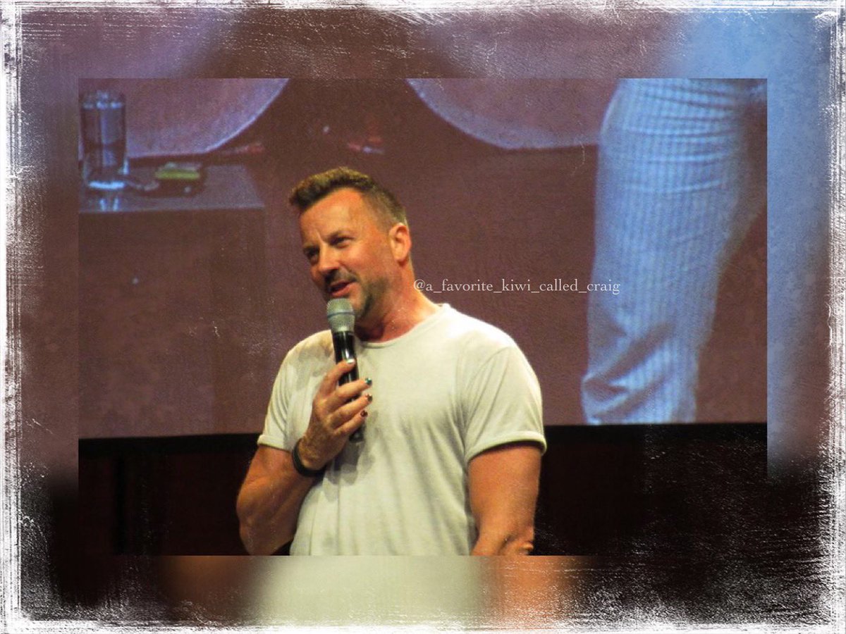 MiddleearthF's tweet photo. ~ Happy Sunday ~
#magiccon5 https://t.co/Hrfs5LF2uh