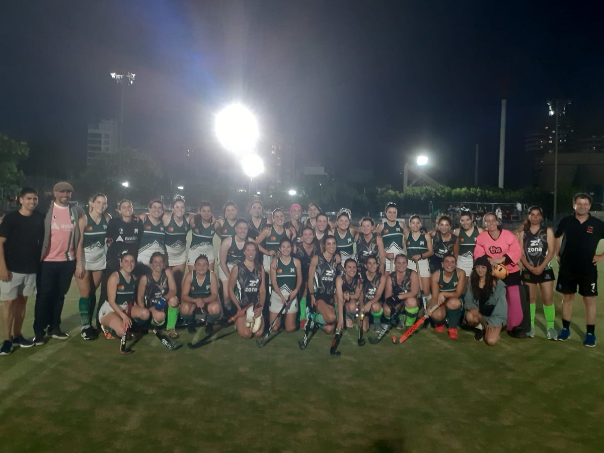 ferrocarriloest's tweet photo. #HockeyFemenino 🏑 Resultados, Segunda "B"
Rueda Campeonato
Zona "1"
#Ferro 1 (Melisa Sosa) vs. #BelgranoDaySchool 0 (📸)
Zona "2"
#SAGLZ 2 vs. #Ferro "B" 2 (María Paz Espain y Romina Oviedo) https://t.co/KBaDw2TRNT