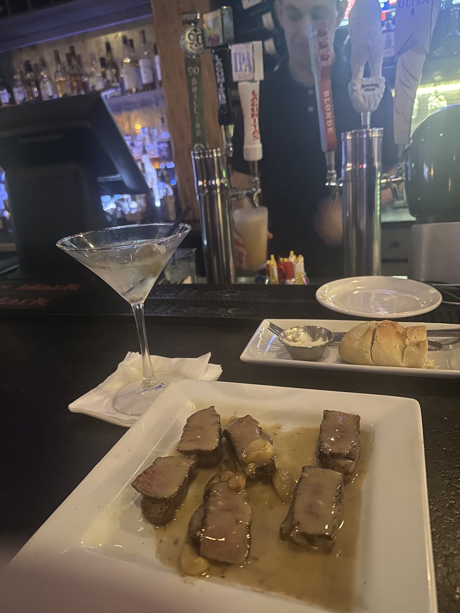 Pregame steak Salerno appetizer with a super dirty while my pork belly candy was cooking ⁦<a href="/OldManWhoBets/">@OldManWhoBets</a>⁩ ⁦<a href="/SharksNSports88/">Sharky Waters NATION</a>⁩