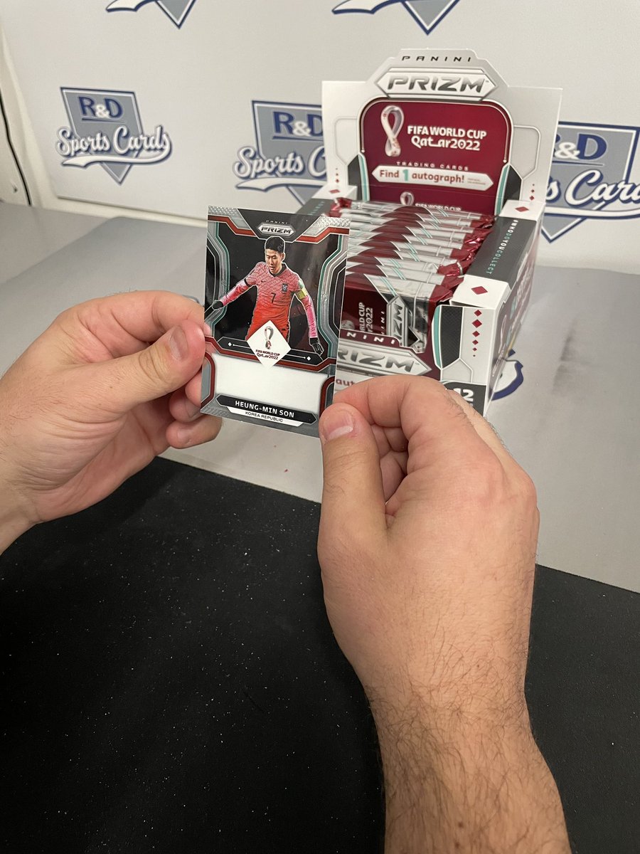 getitogethergab's tweet photo. @ericwhiteback @PaniniAmerica @Sonny7 My LCS pulled the same one missing an auto as well https://t.co/f7s8f0X4Vu