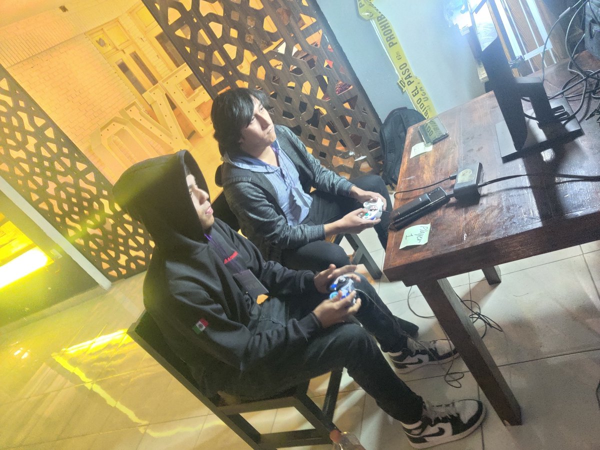Comenzamos la Primera pelea de winners semis
<a href="/Nerysacio/">EΔ | Nery🐾🇲🇽</a> vs Pellón
Twitch.tv/cryfactory