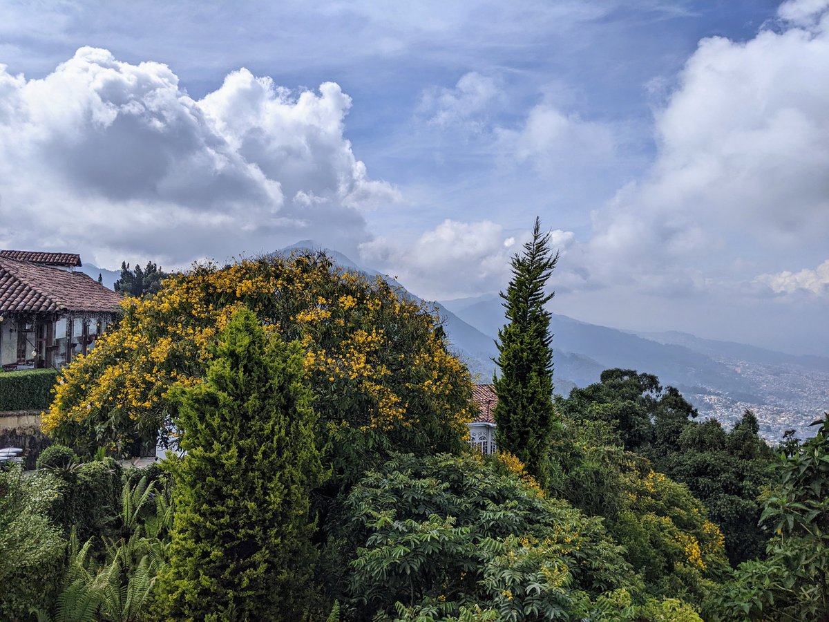 ernes7a's tweet photo. Bogotá, very much _not_ what I expected. From breathtaking views, beautiful architecture, and museums to rival London's... https://t.co/OMHIz2Cja3
