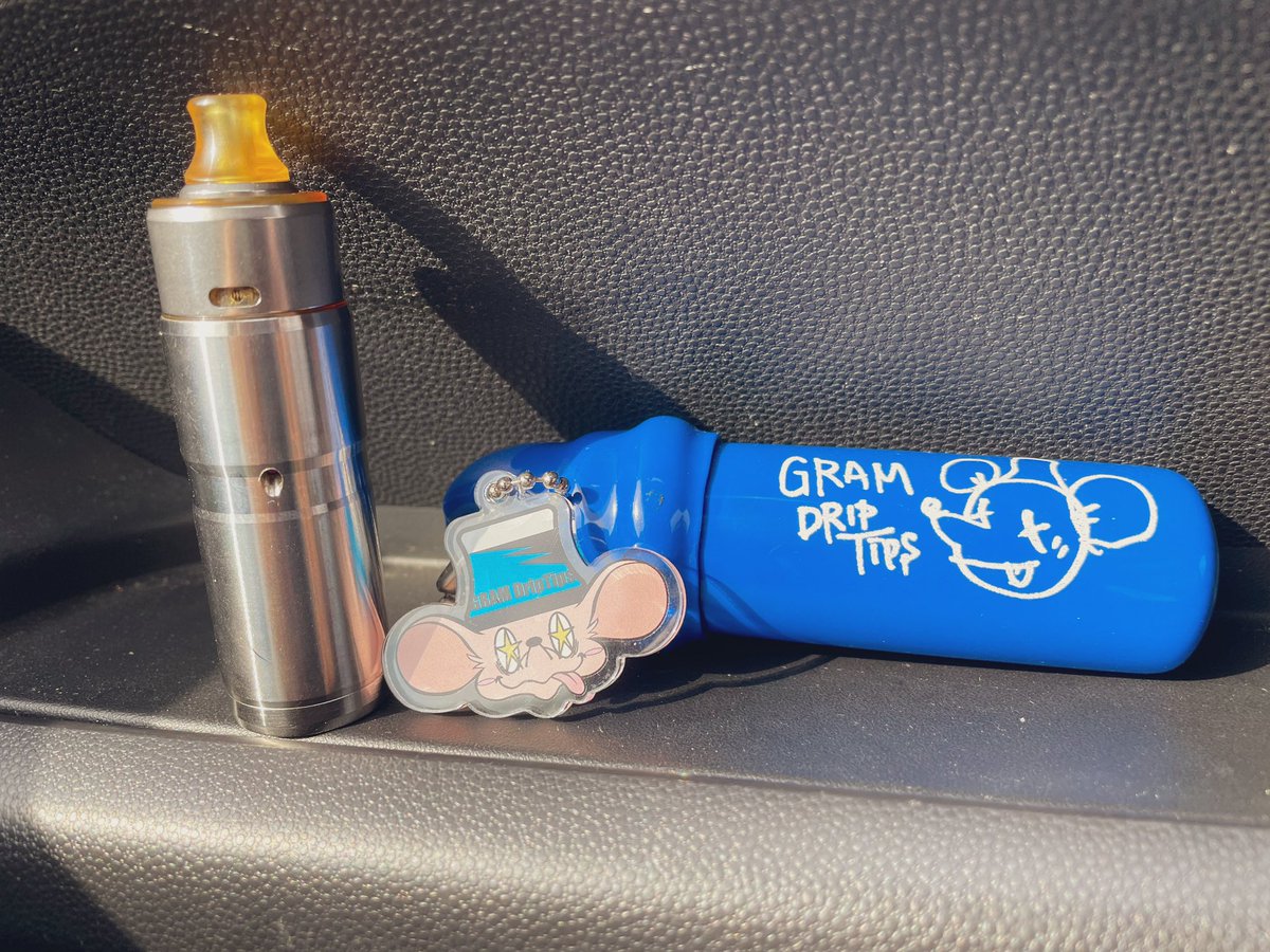 naocchin420's tweet photo. 同じブランドではこっちが正解かな😊たまにはpod封印でミニセット👍
#gramdriptip #vaponaute #小さいは正義 #vape https://t.co/h10NZmfgMZ