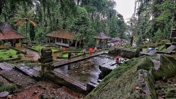 Candi jolotundo
#travelling 
#travel 
#travelphotography