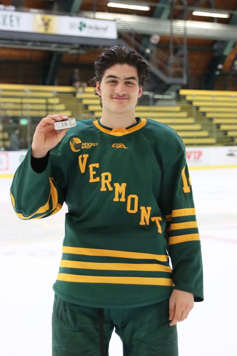 UVM Men's Hockey tweet media