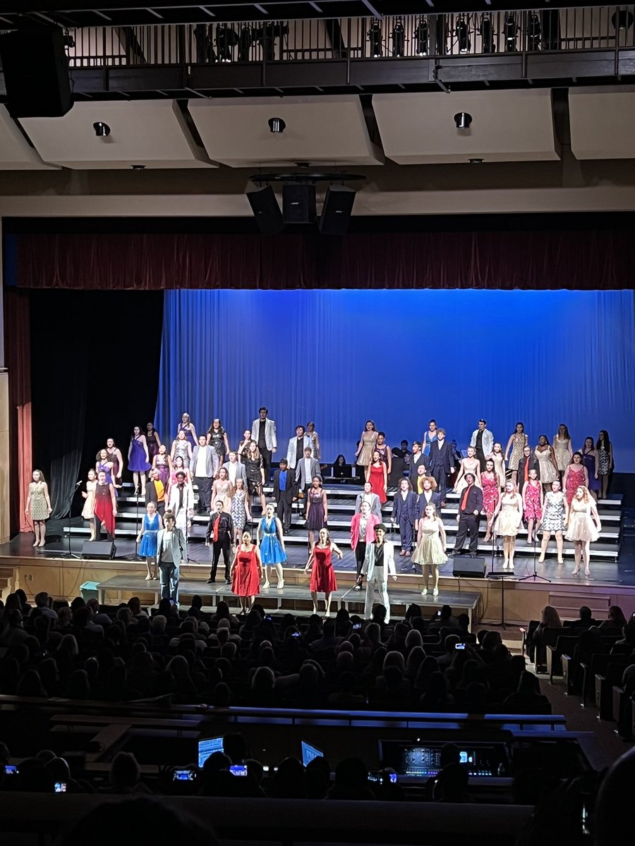 DHSDynamix's tweet image. What an incredible first show choir experience! Thanks to Oliver Ames for hosting and @SBRHSSHOWCHOIR for performing with us. We can’t wait for the competition season to start!!!