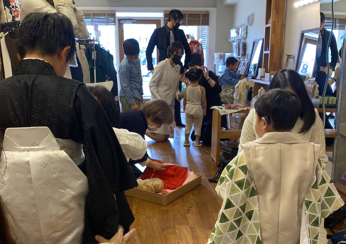 chikageten's tweet photo. 今日は七五三ピークの日となりました。
#七五三
#下関
#撮影 https://t.co/sQoaqnxPBc