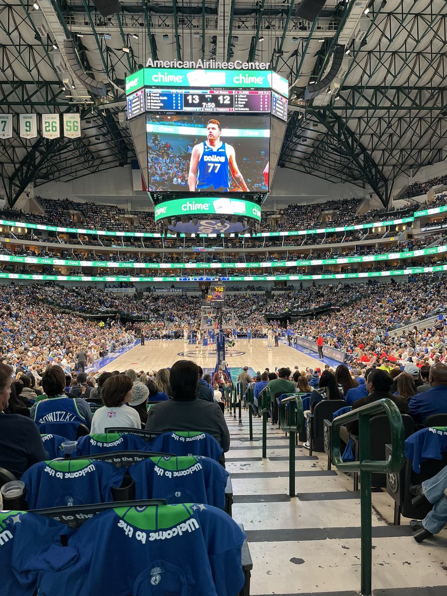 FinegoldDTX's tweet photo. The #retroplex was 🔥🔥🔥 tonight! So proud of the entire CCE team at the @dallasmavs. Too many people to name who had a hand in creating the groovy vibes 🕺🏽#mavscity #mffl https://t.co/YLtlo7reH2