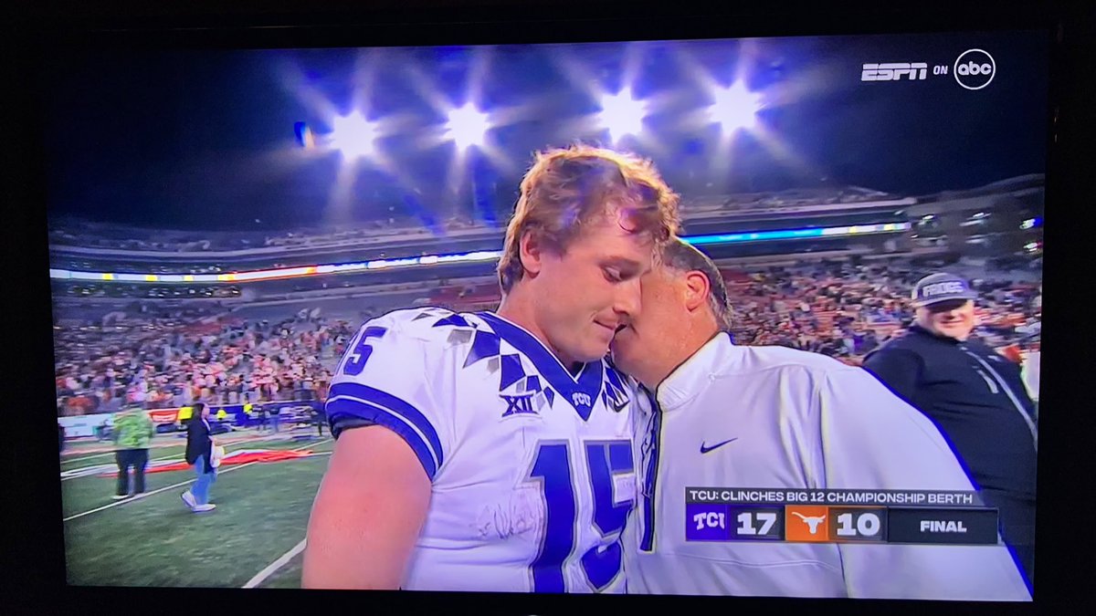 TheCoachMelissa's tweet photo. Max: “I wish you and Mrs. P all the best”

Gary: “go get to the playoffs. I’ll be there.” https://t.co/Z3eIpFfLFT