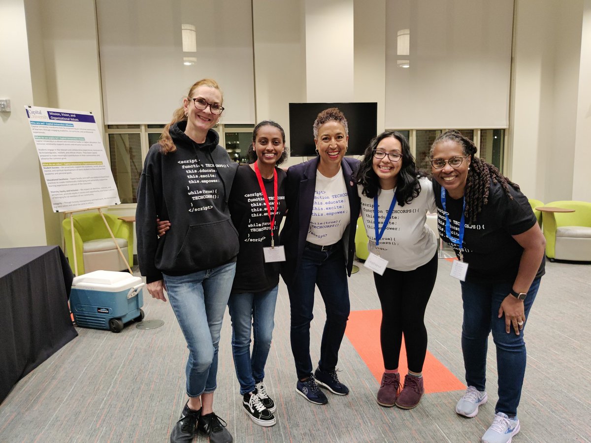 lisachambers's tweet photo. Shout out to the amazing group of instructors who educated, excited and empowered our #Cbus girls at this year's #TECHCORPShack! ♥️♥️♥️ https://t.co/MrLJLFNSyA
