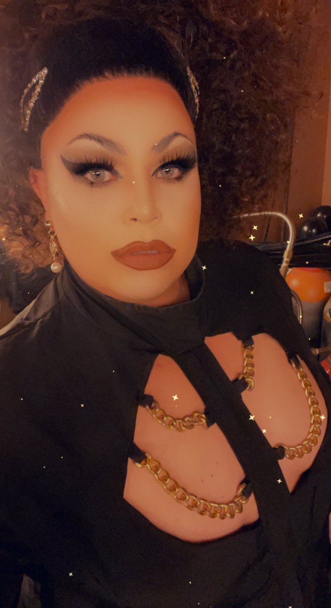 mizbunzzz's tweet photo. “Work Hard, Play Hard” ♉️
#dragqueen #LosAngeles #localdragqueen #artist #artform #art #makeup #jeffreestar #nyx #morphe https://t.co/hmjM4FfxSH