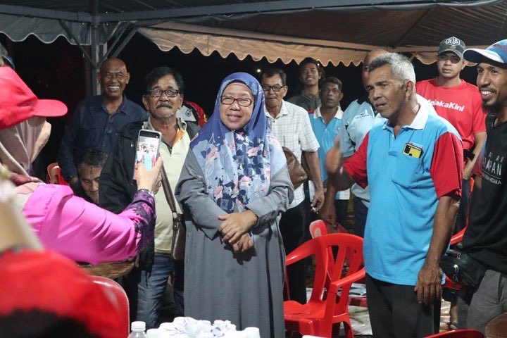 RusnahAluaiP136's tweet photo. Himpunan Harapan Melaka Kita Boleh malam tadi di Taman Melaka Baru bersama ! 

#rusnahaluai #tanggabatu #tanggabatusejahtera #p136 #p136tanggabatu #pakatanharapan #kitaboleh https://t.co/m5IC7aMis2