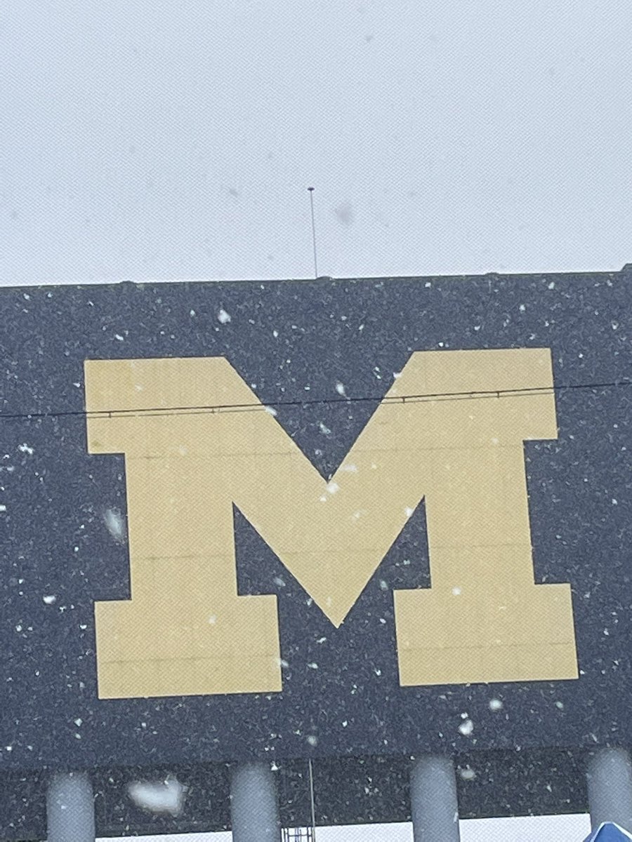 Hey <a href="/TheOakLeafs/">Stop fuckin’ crying bro</a> we went to another US college football game. I know you’re not a fan of football but seriously, next year if you want to come down for a game, let me know.