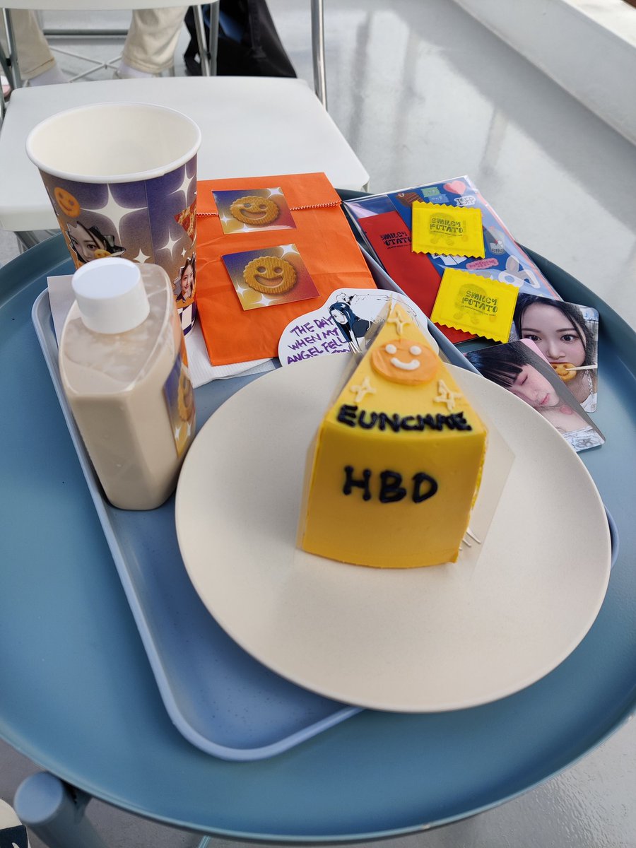 minazuha's tweet photo. Eunchae Cafe Event at 카페 불루로그 ☺️🧋🍰💛

#은채생일을담은채로
#WITH_EUNCHAE 
#사랑을담은채로 https://t.co/U2jlQcOvK9