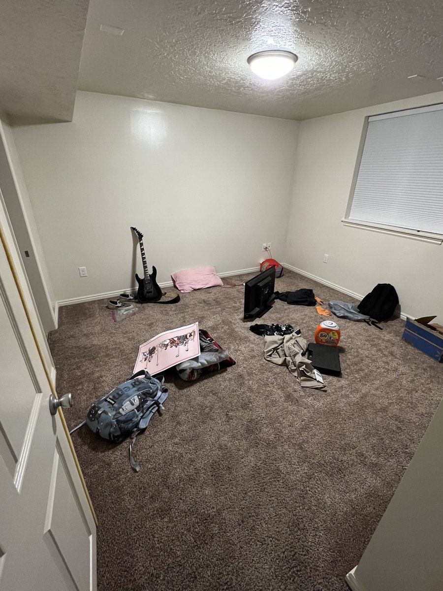 _NotTeryn's tweet photo. #roomcheck https://t.co/IuzoUfx7ZS