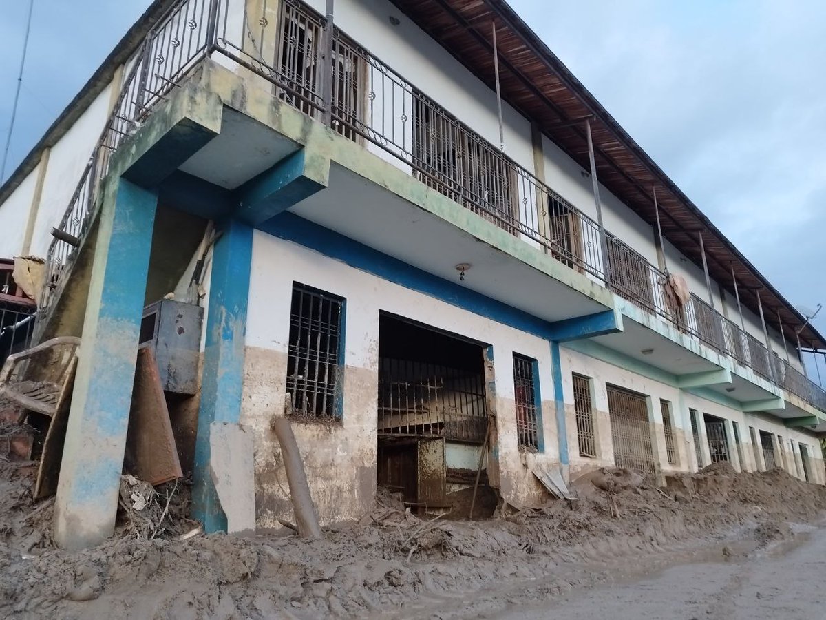 Las lluvias han causado estragos nuevamente en nuestro estado Mérida, nos vemos en el deber de informarle al pueblo que he tomado la decisión junto a la <a href="/ZODIMerida22/">ZODI N°22 Mérida</a> y el comité de Gestiónde Riesgo <a href="/PC_MERIDA/">PROTECCIÓN CIVIL MÉRIDA 🏔</a> de declarar en alerta naranja el eje panamericano. #Balance: