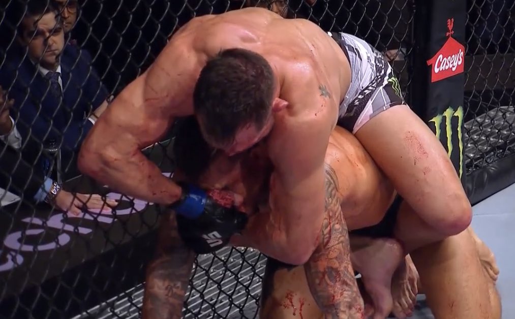 UFC_Obsessed's tweet photo. Yikes https://t.co/lTEbIHHV2L