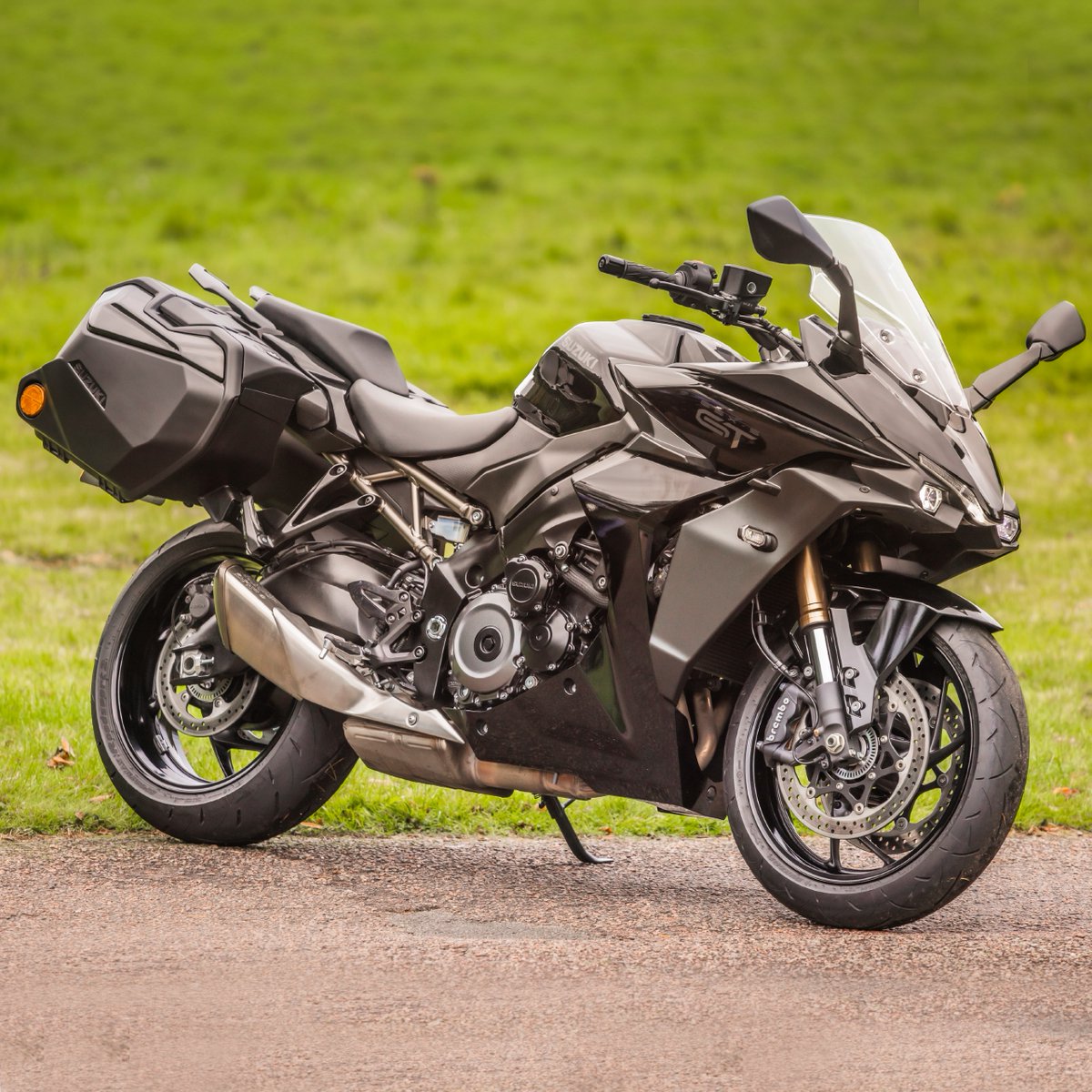 SuzukiBikesUK's tweet photo. Superbike derived engine, agile handling and all day riding comfort. what is not to love about our GSX-S1000GT 🤔

https://t.co/ItHfgbSCzh
#GSXS1000GT #Suzuki #Superbike https://t.co/eB5c4yJAxx
