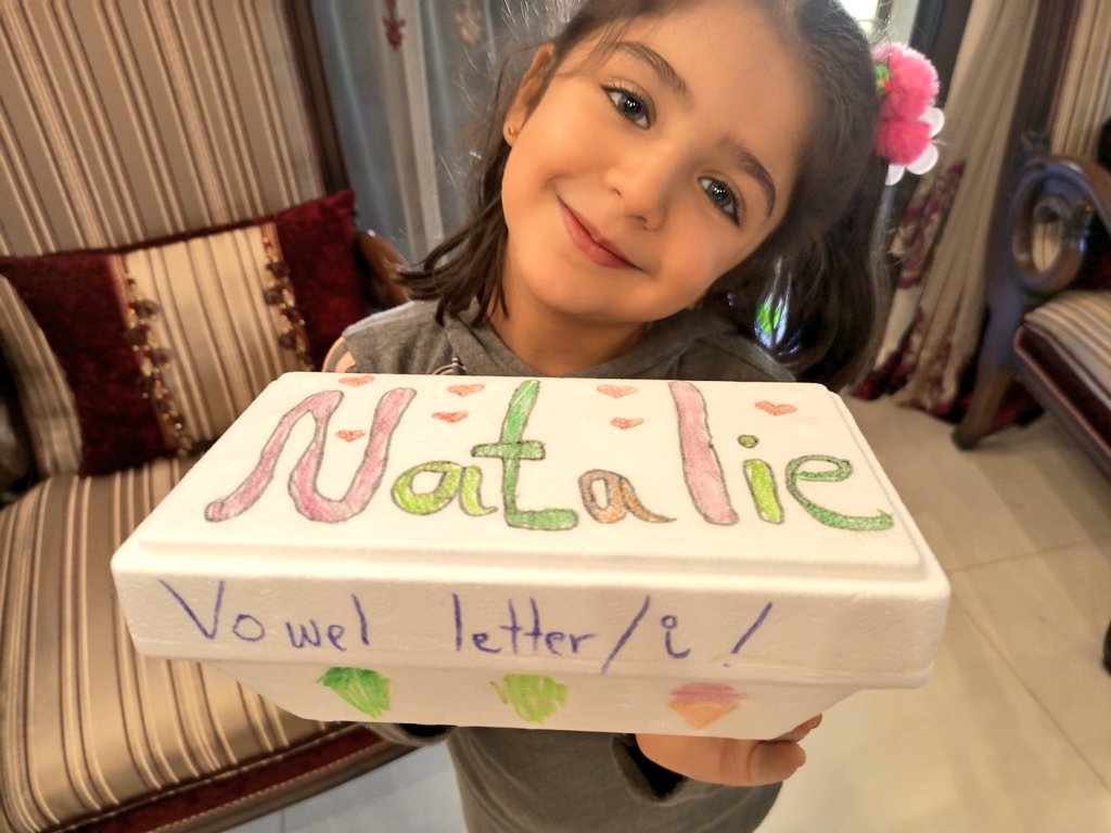 Natasha1ah's tweet photo. Natalie prepared a game about vowel letter "i" #gradeone #learningenglish #learningthroughplaying @emankhashoun @makdawhaschool https://t.co/h5hbOiUIgv