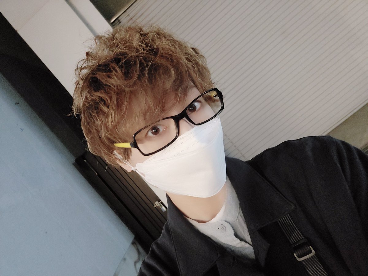 spades_kei's tweet photo. 今日はライブの合間に #SUPRAM さんにお世話になってきたのだ!!!
パーマかけてもらった✂️
2部はこれで挑みます!!
#男装アイドル #スペーズ https://t.co/2HhLO89cwI