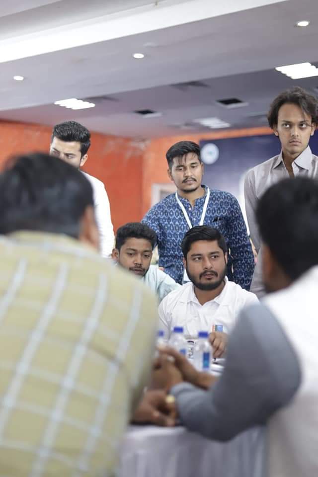 deepakINC_02's tweet photo. प्रदेश अध्यक्ष @NirajPandeyINC  जी ने प्रदेश से आए समस्त अधिकारियों से मुलाकात करके शिविर संचालन के बारे में जानकारी दिया https://t.co/HbKGVl05uA
