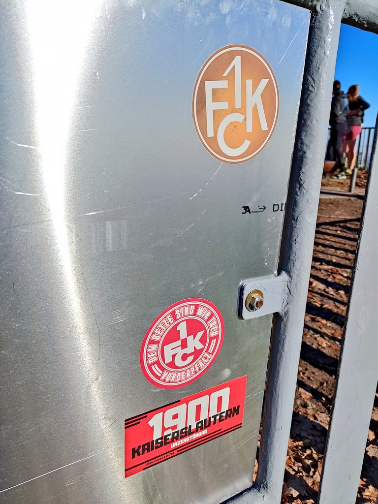 15rbn12's tweet photo. Warscht du ämol uf de Kalmit, oder uf de Dahnerhä
Hoscht du emol ome Herbschdag moins de Newwel steige seh...
#betze #kalmit https://t.co/uaoFNeycOf