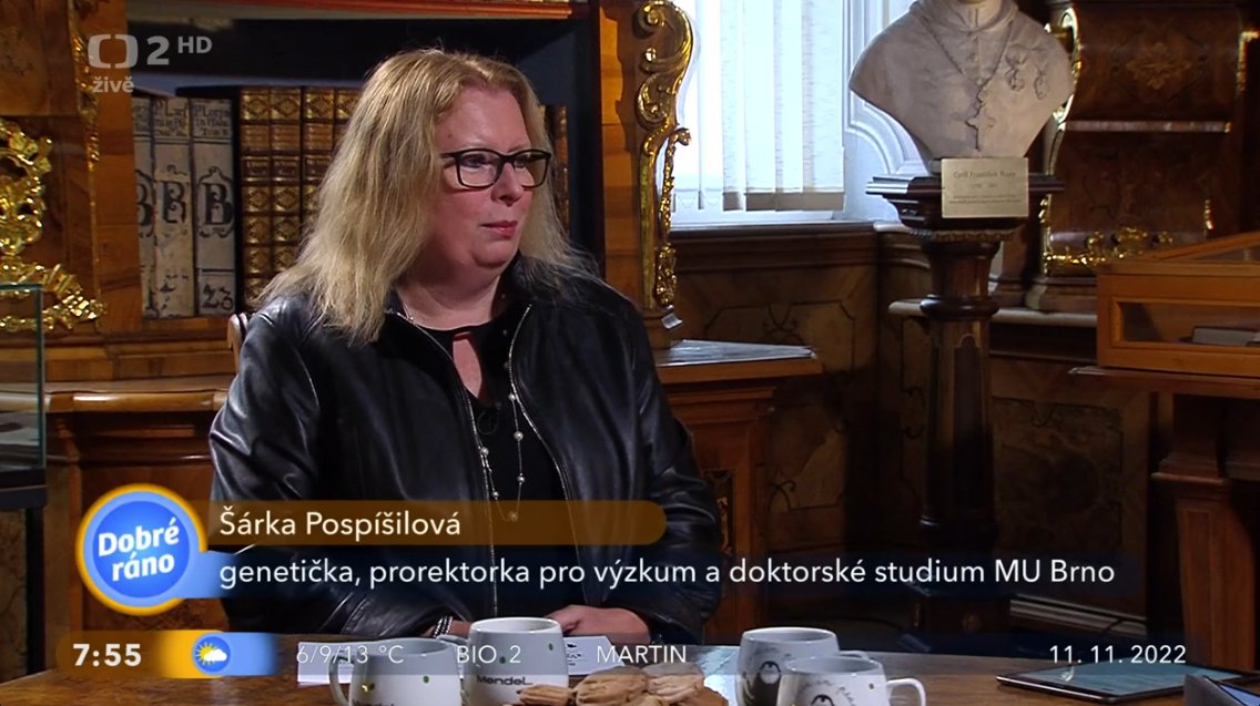 muni_cz's tweet photo. 📺 Páteční speciální vysílání pořadu Dobré ráno patřilo G. J. Mendelovi. Vystoupila v něm i prorektorka MU Šárka Pospíšilová, která přiblížila například výzkum Mendelovy DNA (https://t.co/6nMR50igb1) nebo vývoj genetiky v posledních letech (https://t.co/gGSEduJiwi). https://t.co/8N31mnbnwj