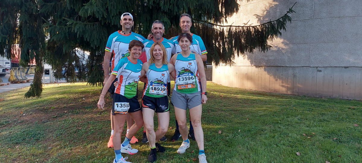 Un año más los <a href="/AFLardero/">Amigos F. Lardero</a> presentes en la <a href="/BSS_Fortuna/">Behobia-SanSebastián</a> disfrutando del recorrido y su gente #AmigosFondistas #Lardero