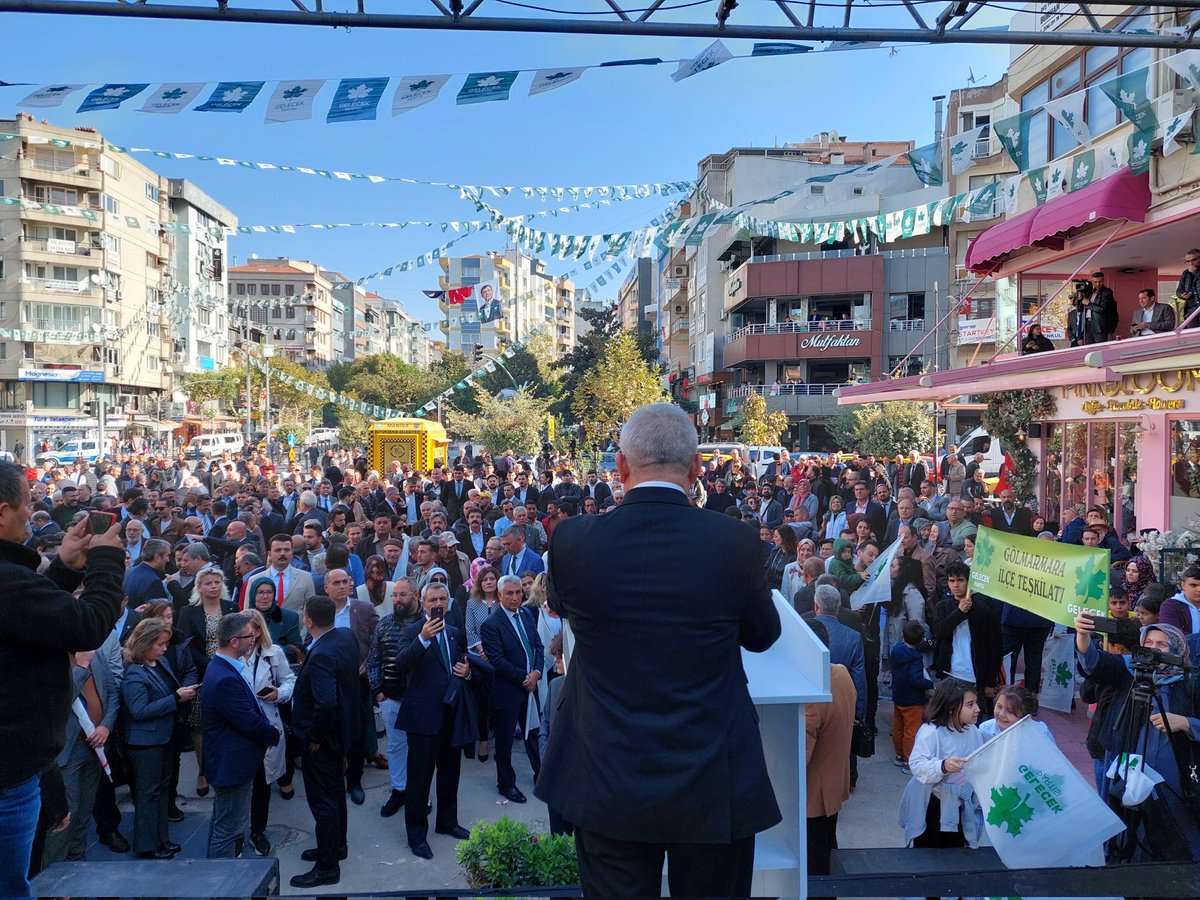 Genel Başkanımız Sayın <a href="/Ahmet_Davutoglu/">Ahmet Davutoğlu</a> Manisa'lı hemşehrilerimiz ile bir araya geliyor. Tüm halkımızı bekliyoruz.