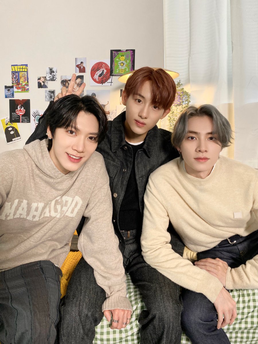 WayVLand_TH's tweet photo. [INFO] WayV Official Weibo Update 20221113

[TRANS] #WayVCollege กับการเลือก 《หอพักที่เข้ากันได้》
 
ห้อง 116 แหล่งรวมคนหล่อเท่😎 ห้อง 117 กับเสน่ห์ที่น่าดึงดูด😉

📍https://t.co/pNg2O4wAT5
 
#WayV #WeiShenV #威神V ☆ https://t.co/6kEnfZijuk