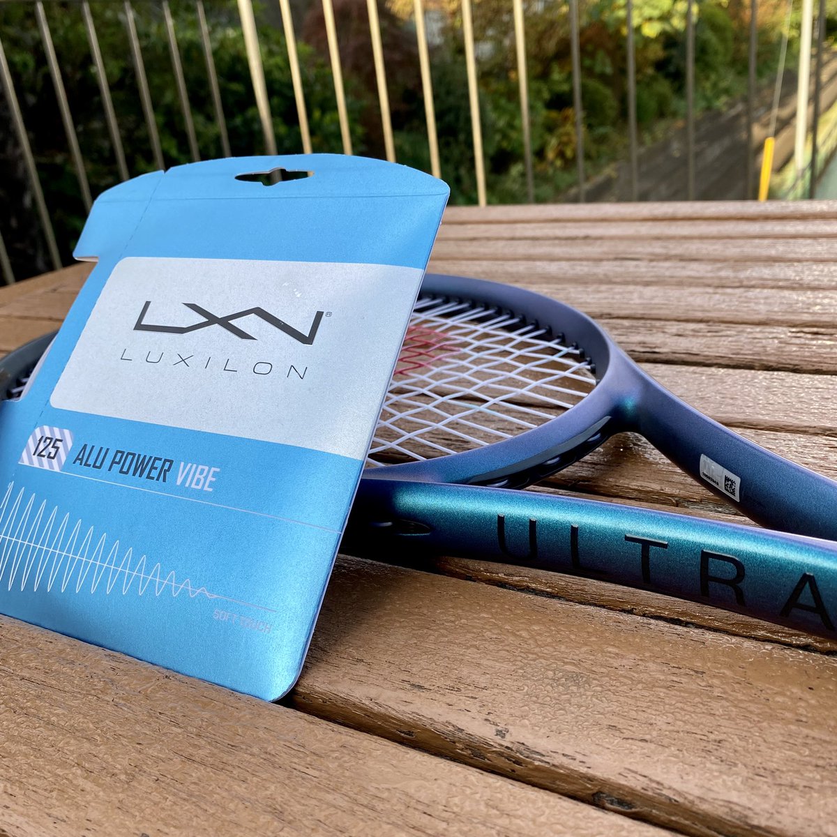 was_haneda's tweet photo. ULTRA V4 × ALU POWER VIBE 125
自分のテンション53pで張りました。
ULTRA V4と相性は良さそう。柔らかさもありながら打感もぼやけず快適です😊
#衝撃キラー
#アルパワーバイブ
#ALUPOWERVIBE
#美しく打ちのめす
#ULTRAV4
#wilsontennis
#luxilon https://t.co/VPzqWsOr3V