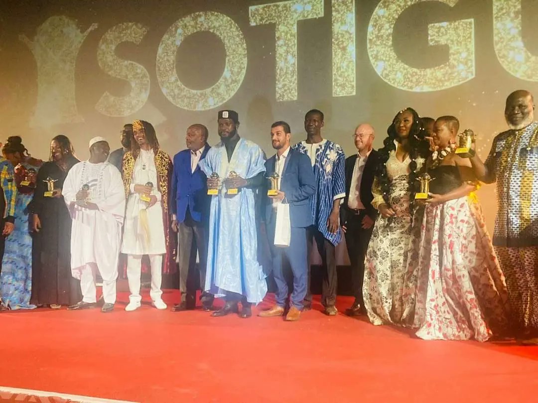 burkina24's tweet photo. 🔴 Sotigui Awards 2022 : Le Sénégal couvert d’or !
En plus d’être sacré #Sotigui du meilleur acteur de l’Afrique de l’Ouest, le Sénégalais Roger Felmon Salah a remporté le Sotigui d’or 2022, dans la nuit de ce samedi 12 novembre à Ouagadougou.
#Burkina24 https://t.co/IjlAiFSvrw