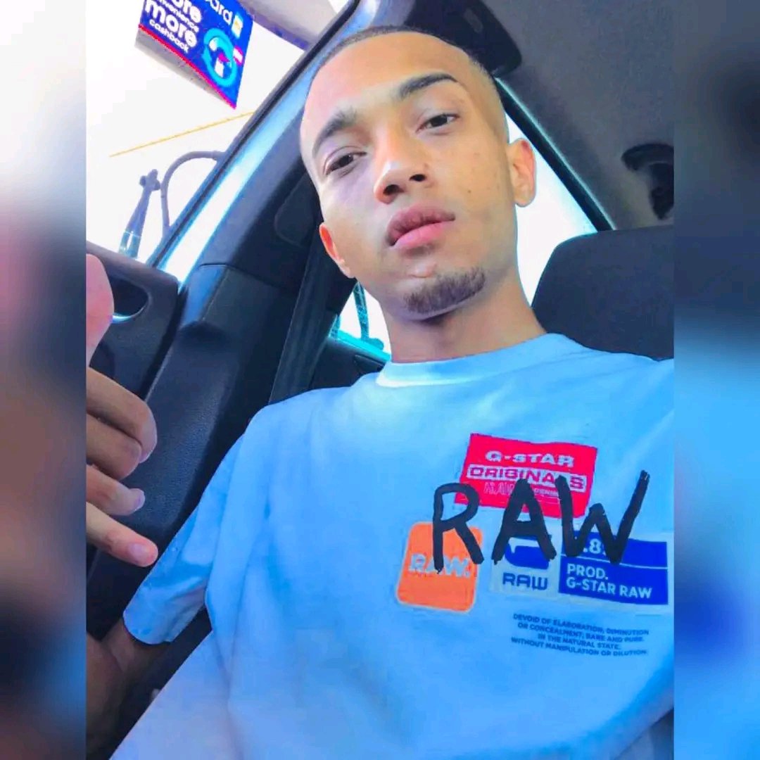 Discreet Bottom tweet media