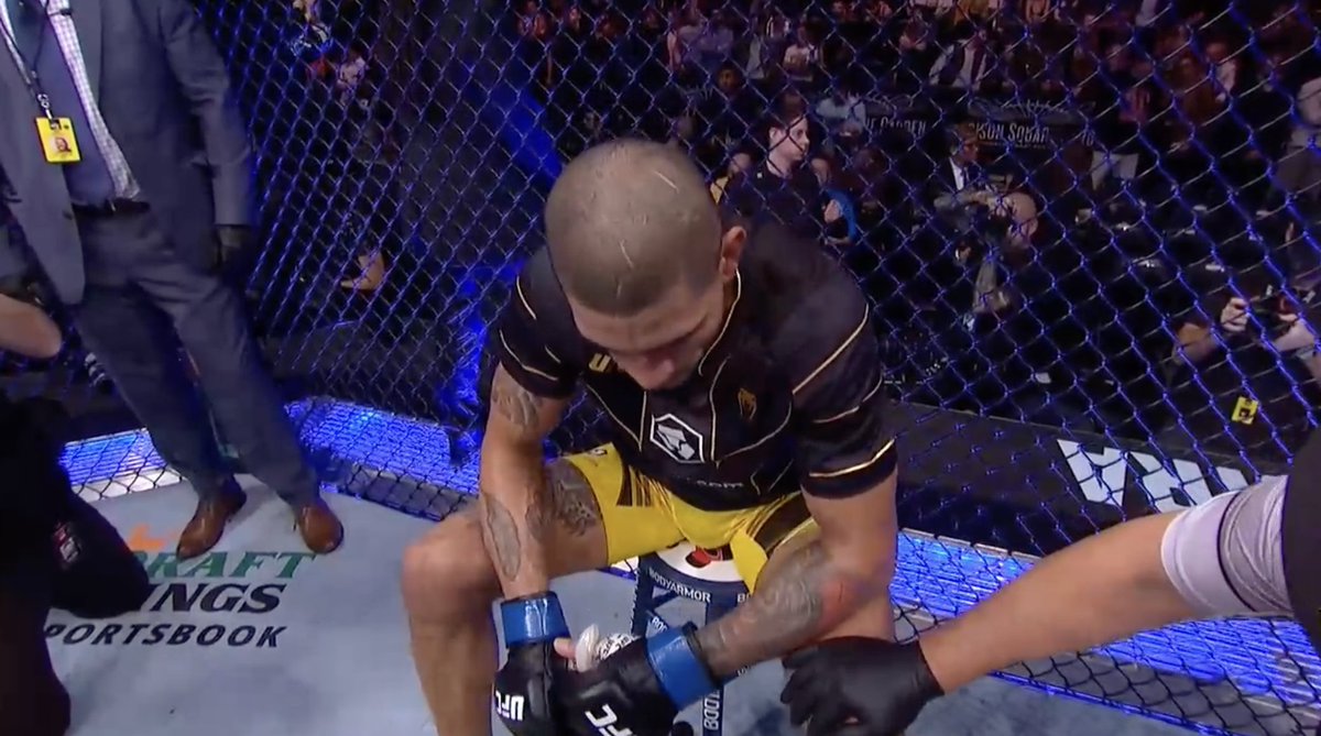 13Dkom's tweet image. This dude is the greatest hater in world history. #UFC281