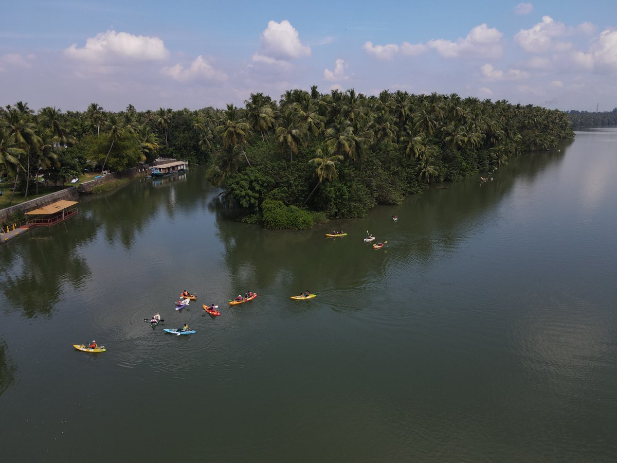 ProjctPromise's tweet photo. 35 volunteers paddled on 4 Nov 2022 to successfully remove 302kg of litter from Chaliyar River at Kozhikode, India in an event organised by STENUM Asia with support of Jellyfish Watersports & Green Worms Waste Management
@switchasia @EU_Maldives
#projectpromise #cleanup https://t.co/ngyxKuntLX