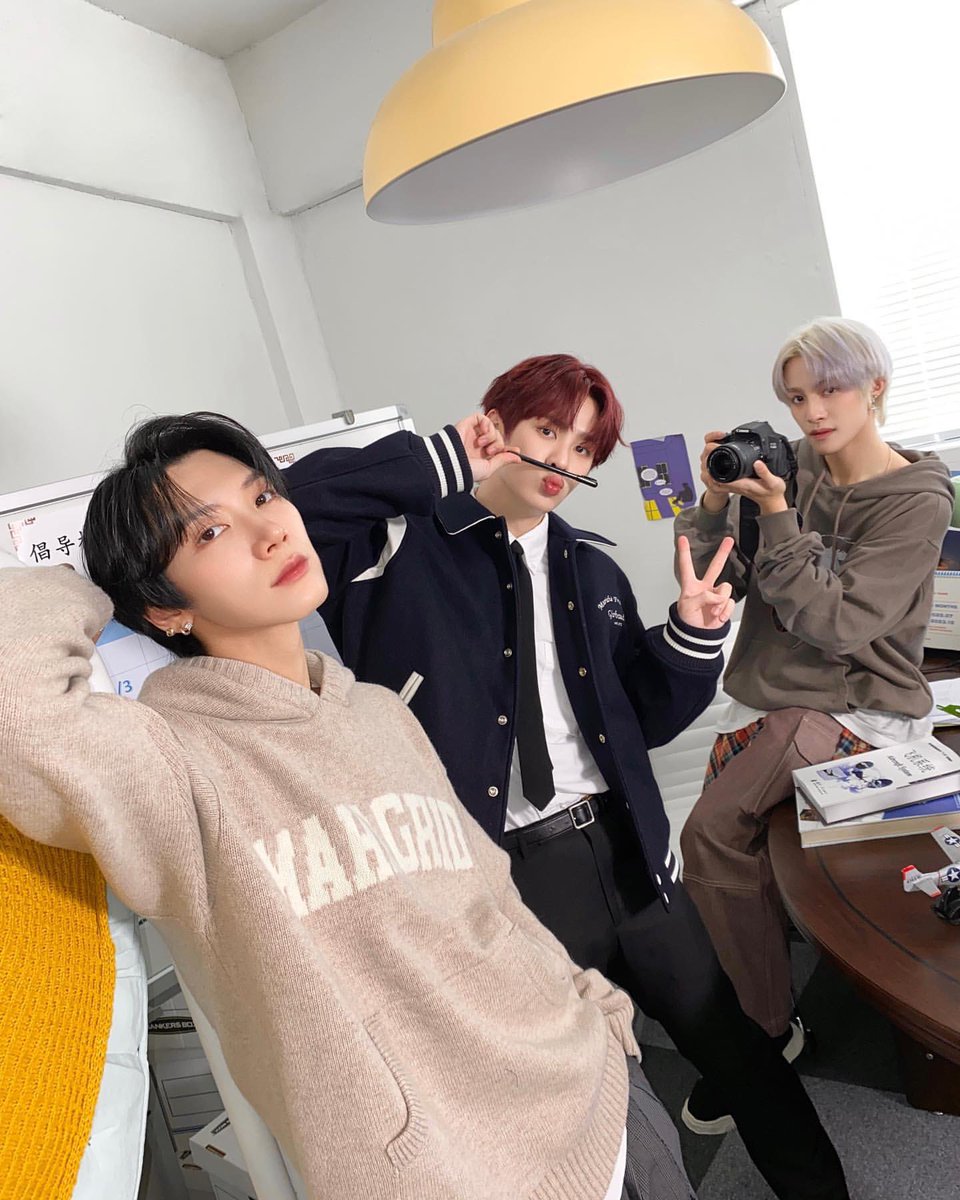 chitta10_wayv's tweet photo. 次回は部屋番号"116"で集まってくれませんか?💚
Please 威神大学👨🎓🏫again!!!
#WayV #WeiShenV #威神V
#威神大学 #WayVCollege
#WayVDorm #LoveChoices
#威神宿舍的故事 #恋爱的选择 https://t.co/erZ49Q26Qf